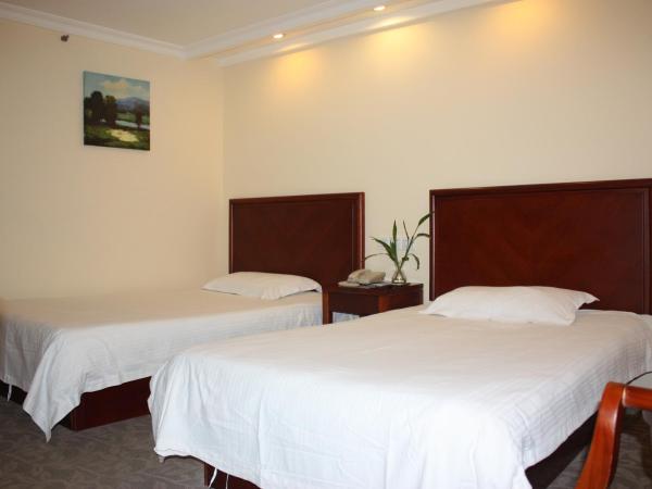 GMA Hotel ShangHai WuNing Road ZhenPing Road Metro Station : photo 1 de la chambre chambre lits jumeaux supérieure