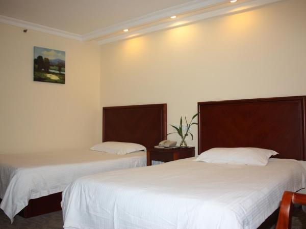 GMA Hotel ShangHai WuNing Road ZhenPing Road Metro Station : photo 2 de la chambre chambre lits jumeaux supérieure
