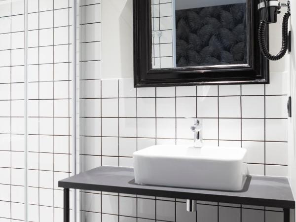 Logis Hotel du Maine : photo 1 de la chambre chambre double supérieure