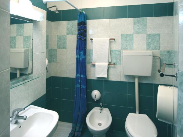 Hotel Cortese : photo 6 de la chambre chambre simple avec salle de bains privative