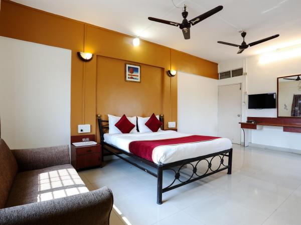 HMR Hotels - Hotel HMR Royal Inn : photo 1 de la chambre chambre deluxe