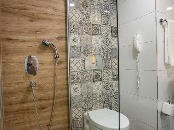 Le Bleu Hotel & Resort Kusadasi : photo 10 de la chambre chambre double ou lits jumeaux avec vue sur les terres