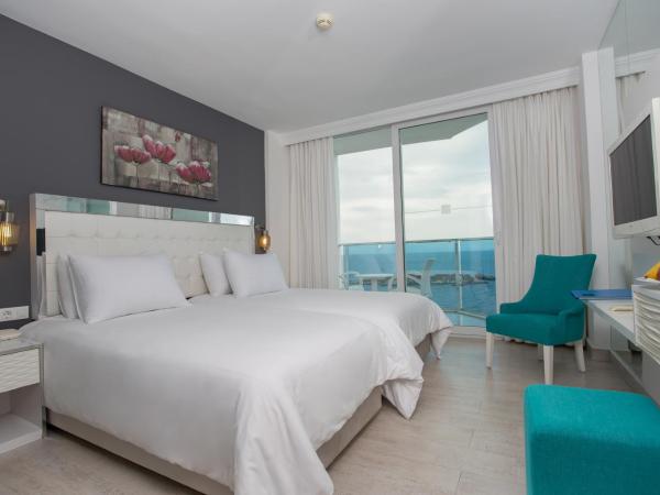 Le Bleu Hotel & Resort Kusadasi : photo 4 de la chambre chambre triple - vue sur mer