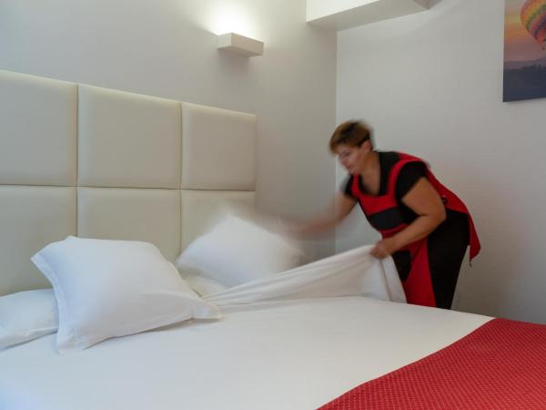 The Originals City, Hôtel Lecourbe, Paris Tour Eiffel : photo 2 de la chambre chambre double standard