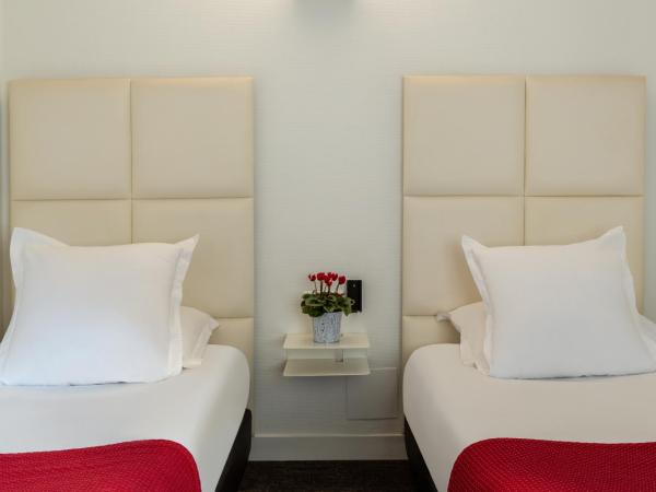 The Originals City, Hôtel Lecourbe, Paris Tour Eiffel : photo 1 de la chambre chambre lits jumeaux standard