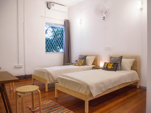 YWCA Kuala Lumpur : photo 2 de la chambre boutique hostel double room - female and couples only