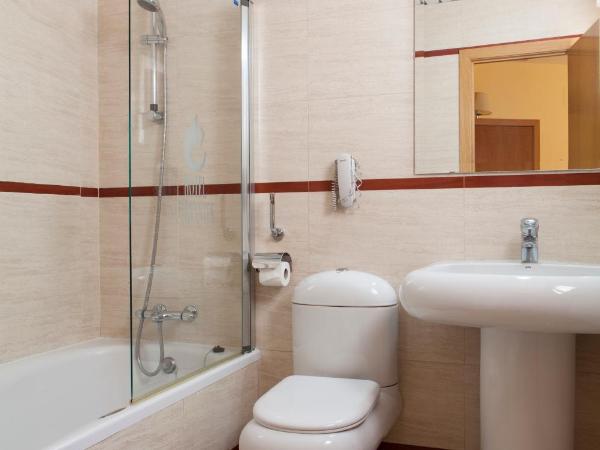 Hotel Cervantes : photo 6 de la chambre chambre double ou lits jumeaux