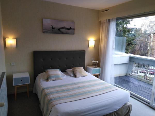 Hotel Astoria : photo 3 de la chambre chambre lit queen-size avec balcon