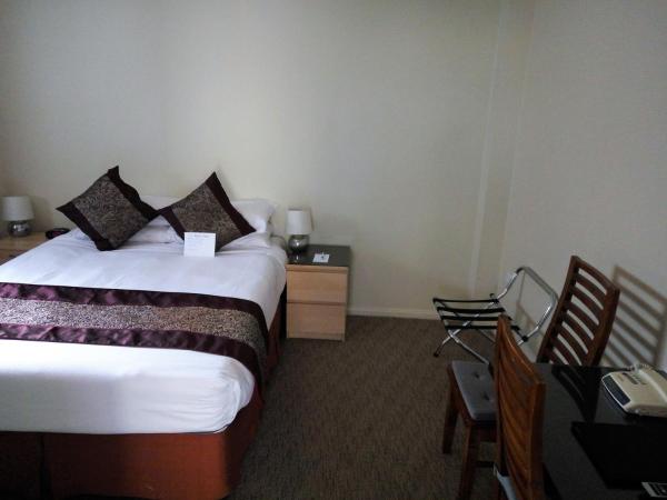 Twin Towers Inn : photo 7 de la chambre chambre double Économique