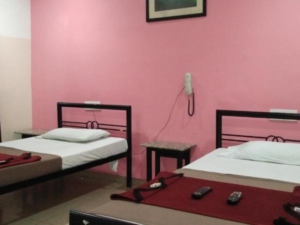 Deccan Comforts : photo 6 de la chambre deluxe double room without ac 