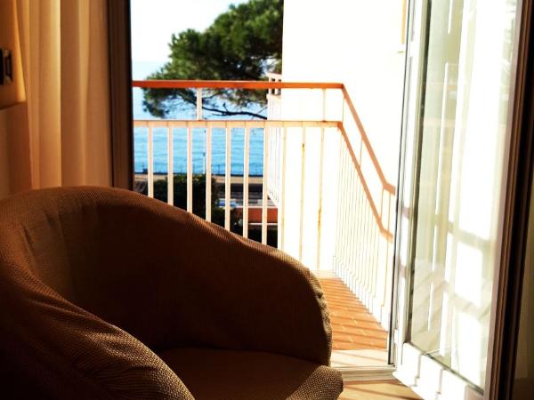 Hotel Esperia : photo 5 de la chambre chambre double ou lits jumeaux confort avec balcon
