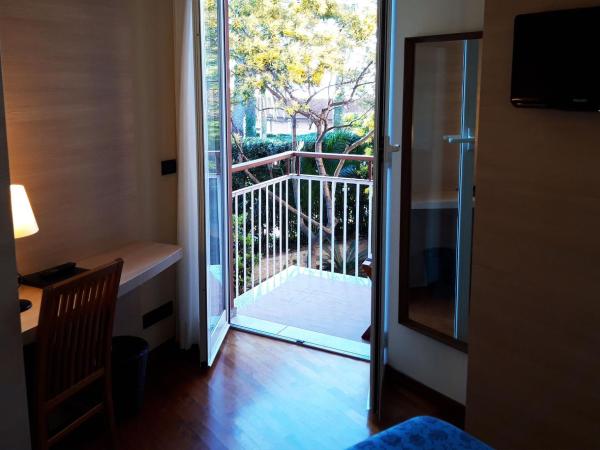Hotel Esperia : photo 3 de la chambre chambre simple avec balcon