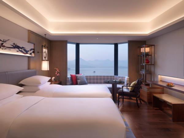 Grand Hyatt Hangzhou : photo 1 de la chambre chambre lits jumeaux - vue sur lac