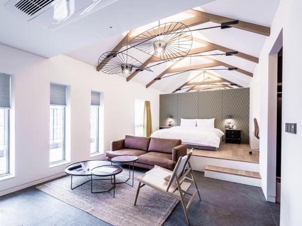 Patio 7 : photo 4 de la chambre suite avec terrasse