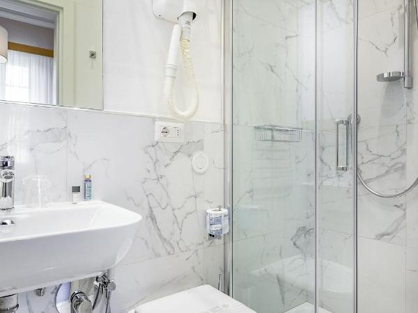 Hotel Ungherese Small Luxury Hotel : photo 6 de la chambre chambre double Économique