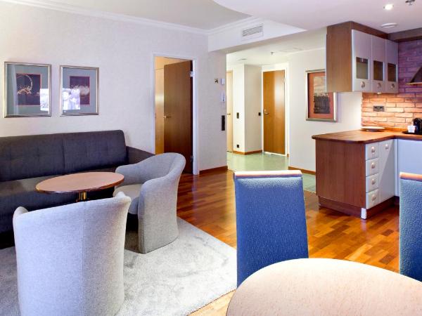 Holiday Club Tampereen Kehräämö : photo 3 de la chambre suite with balcony - annex building