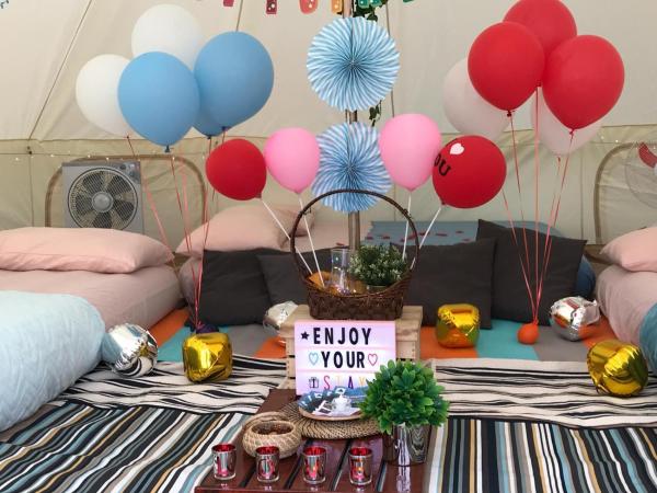 Glamping Kaki - Large Bell Tent : photo 4 de la chambre tente