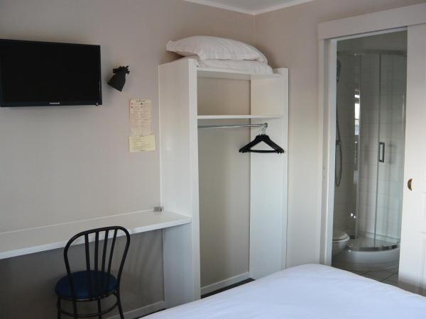 Hotel Nuit Et Jour - La Maison de Lucile : photo 1 de la chambre chambre double - côté jardin