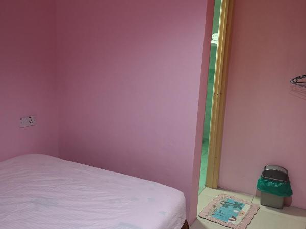 Home Inn Hotel : photo 4 de la chambre chambre double avec salle de bains privative