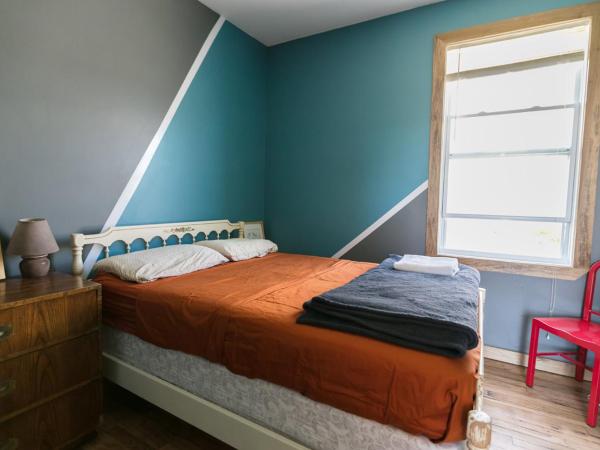 Hostel Detroit : photo 3 de la chambre chambre double avec salle de bains commune