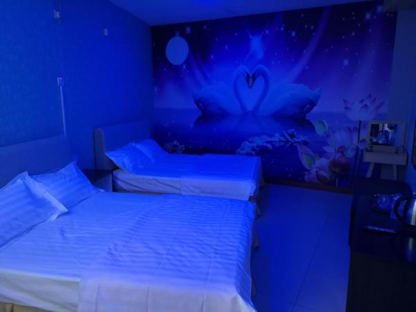 Home Inn Hotel : photo 3 de la chambre chambre quadruple deluxe