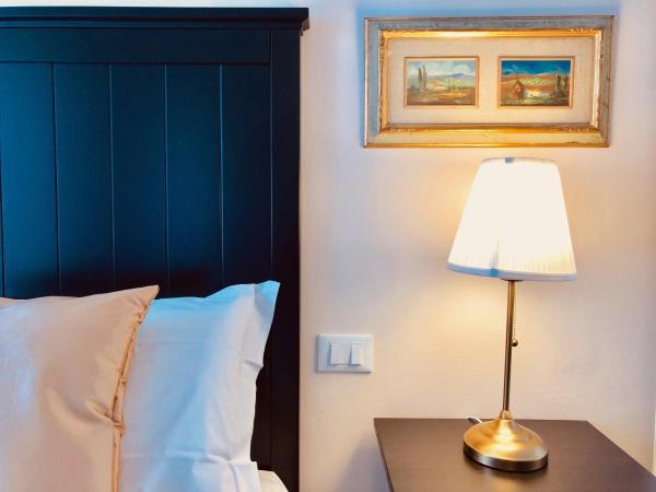 Casa Ciampi Locazione Turistica : photo 6 de la chambre chambre double deluxe avec balcon