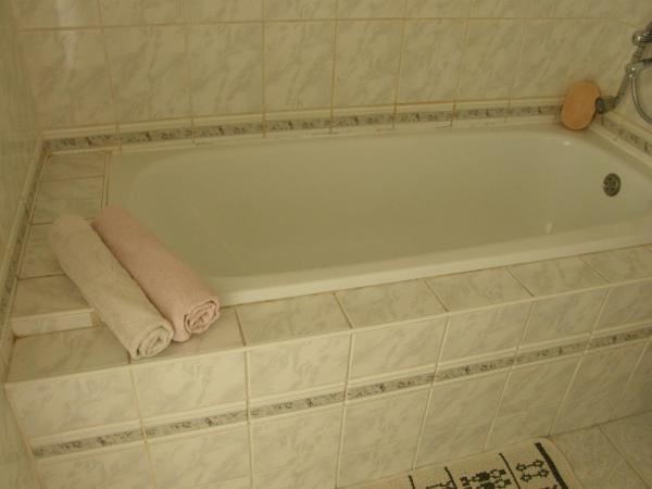 Hotel Garni : photo 5 de la chambre chambre lits jumeaux avec lit d'appoint (3 adultes)