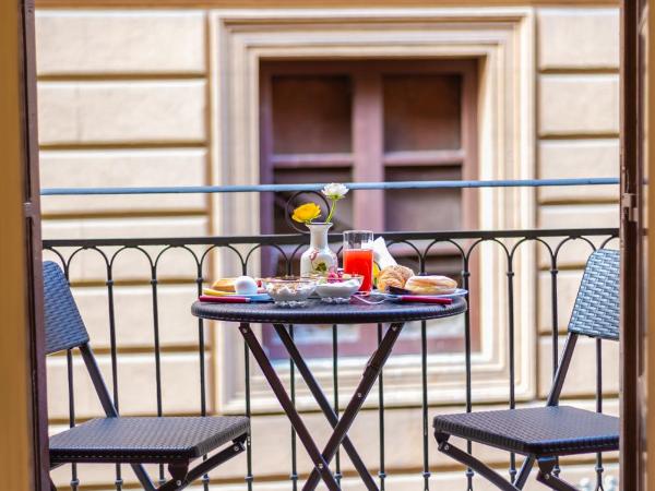 B&B Opera dei Pupi : photo 1 de la chambre chambre double deluxe avec balcon