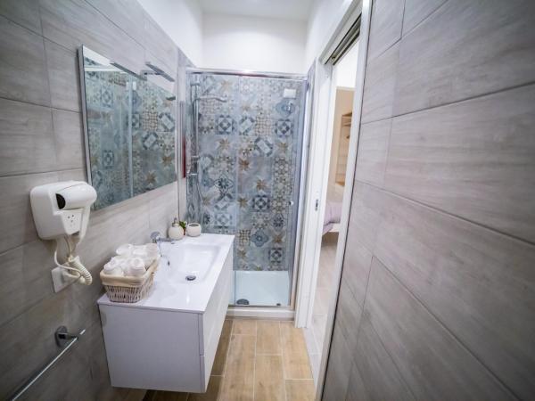 B&B Opera dei Pupi : photo 9 de la chambre chambre double deluxe avec douche