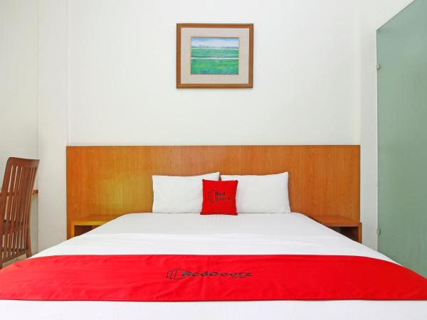 RedDoorz @ Turangga Sari : photo 3 de la chambre chambre double reddoorz
