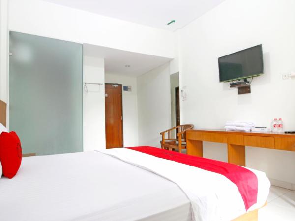 RedDoorz @ Turangga Sari : photo 4 de la chambre chambre double reddoorz