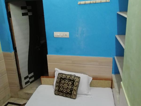 Royal Heritage Guest House : photo 2 de la chambre chambre simple avec salle de bains privative