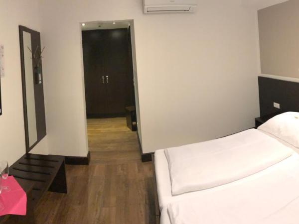 Hotel König : photo 6 de la chambre chambre double