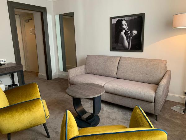 Hôtel Le Canberra : photo 6 de la chambre suite rotonde