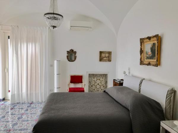 Villa Silia : photo 1 de la chambre suite avec balcon - vue sur mer