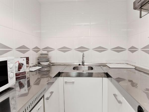 Aparthotel Atenea Barcelona : photo 3 de la chambre chambre triple