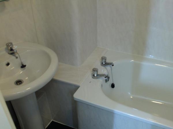 Brincliffe Hotel : photo 4 de la chambre chambre double standard avec baignoire