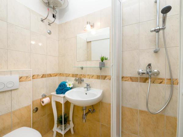 Rooms Mira by Anastasia : photo 2 de la chambre chambre double standard