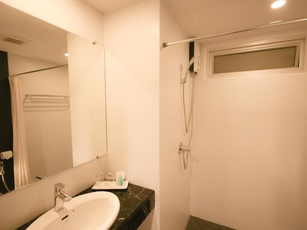 Siam View Hotel and Residence : photo 4 de la chambre chambre double supérieure avec balcon