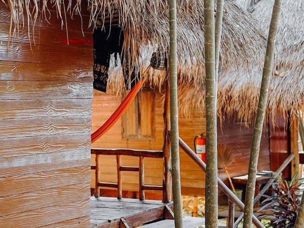 LITTLE EDEN Bungalows : photo 3 de la chambre bungalow avec ventilateur