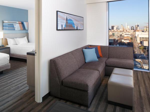 Hyatt House Nashville at Vanderbilt : photo 3 de la chambre king studio suite with kitchen and sofa bed