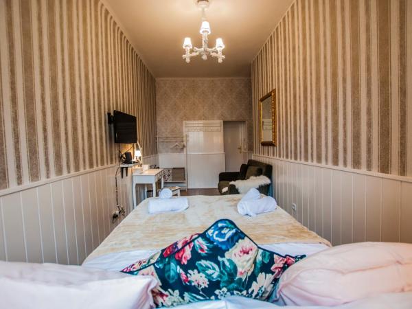 Urban Boutique Hotel : photo 9 de la chambre chambre triple avec salle de bains privative