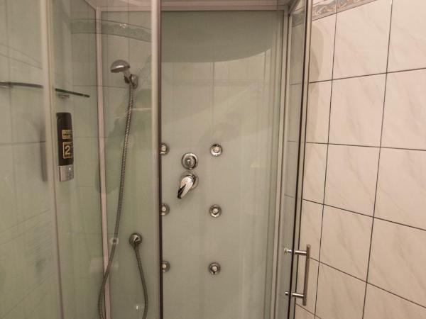 Urban Boutique Hotel : photo 5 de la chambre chambre double ou lits jumeaux avec salle de bains