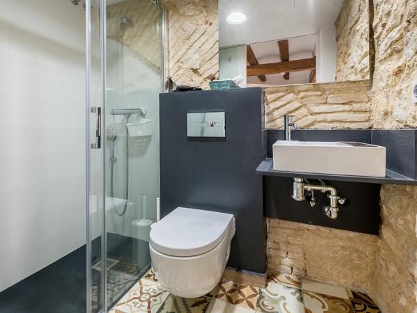 Hostal 977 : photo 7 de la chambre chambre lits jumeaux avec salle de bains privative