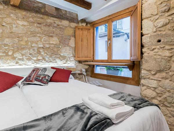 Hostal 977 : photo 5 de la chambre chambre lits jumeaux avec salle de bains privative