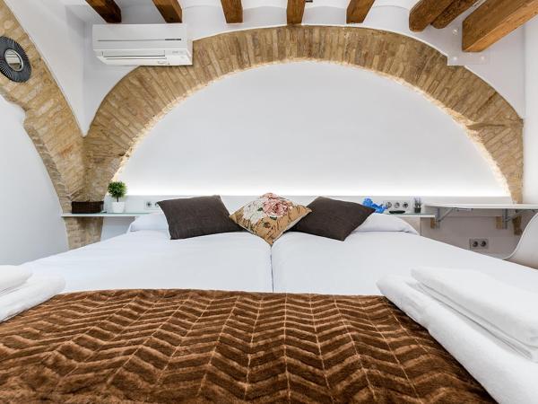 Hostal 977 : photo 10 de la chambre chambre lits jumeaux avec salle de bains privative