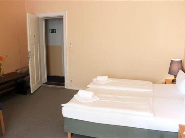 Hotel-Pension Rheingold am Kurfürstendamm : photo 4 de la chambre chambre double