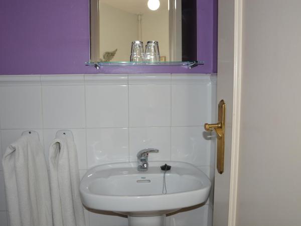 Pensión Moratin : photo 1 de la chambre chambre double