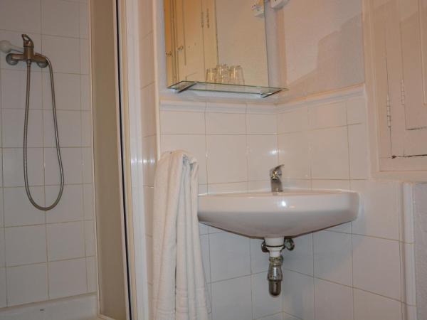 Pensión Moratin : photo 3 de la chambre chambre double