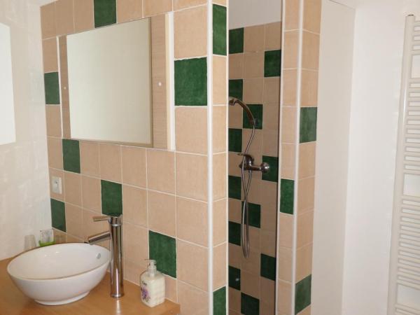 Maison d' hôtes Tranquyl : photo 3 de la chambre chambre double ou lits jumeaux - vue sur montagnes